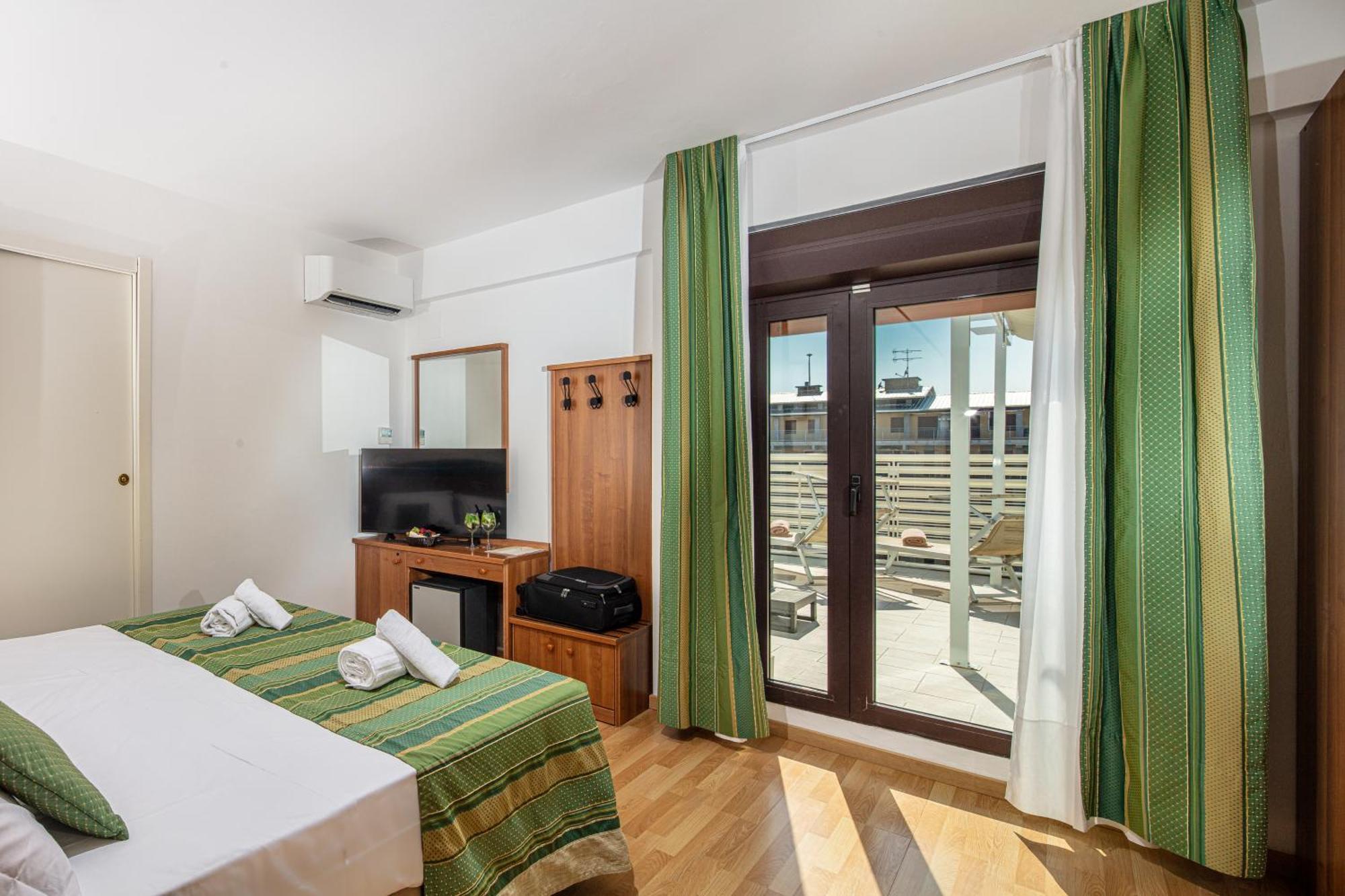 Hotel Bembo Bibione Exteriör bild